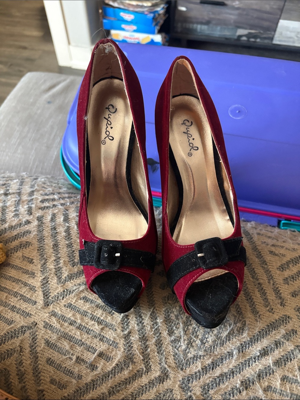 Red and black velvet shoes 6.5 size